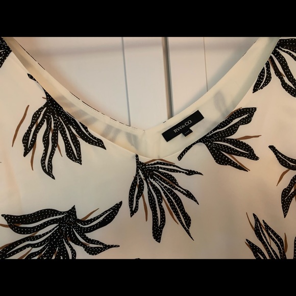 RW dressy  lined tank 🕶 - Picture 3 of 6